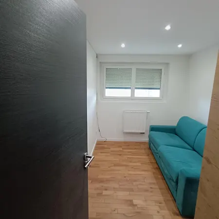 Rum i privatbostad Belle Calme Au 4e Etage Sans Ascenseur *